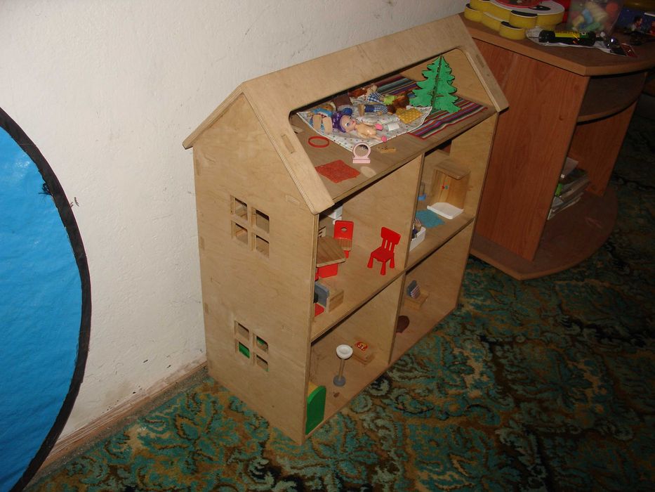 Domek drewniany dla lalek