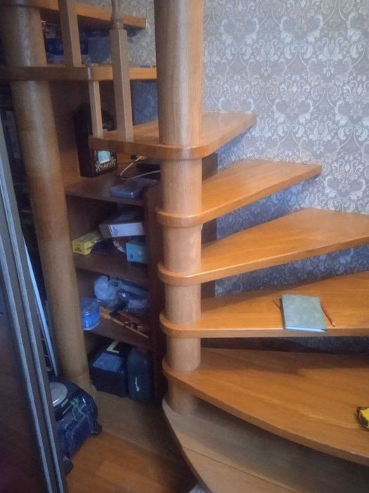 Міжповерхові сходи