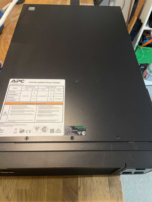 UPS APC zasilacz awaryjny 5000VA