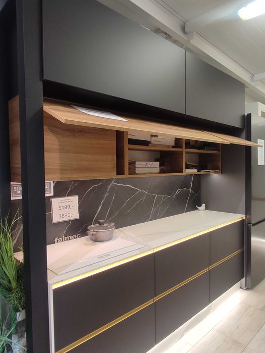 Meble z  ekspozycji bogato wyposażone