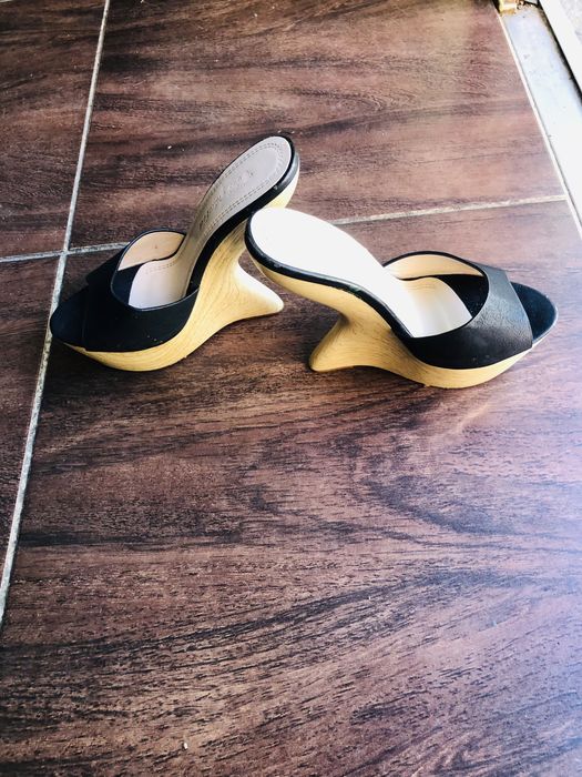 Жіночі босоніжки