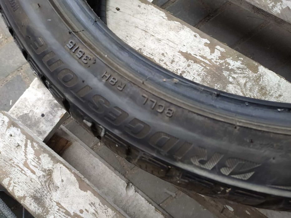 2x używane opony zimowe 235/40 R18 Bridgestone Gwarancja montaż