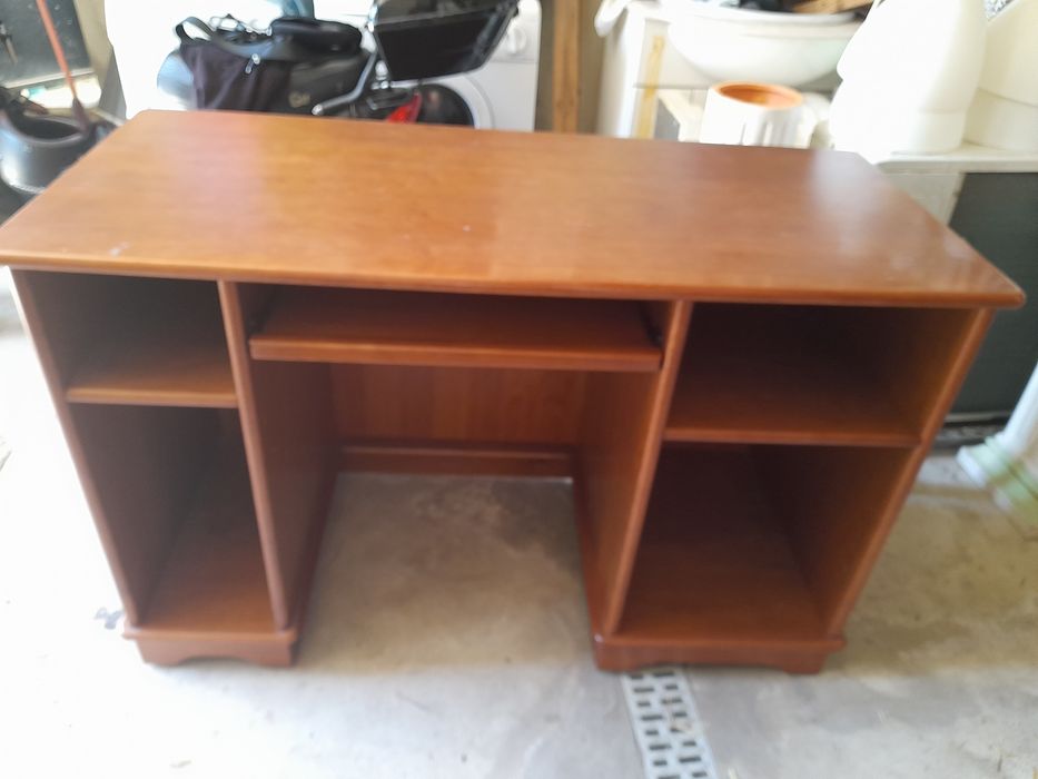 Secretária  de pinho mel