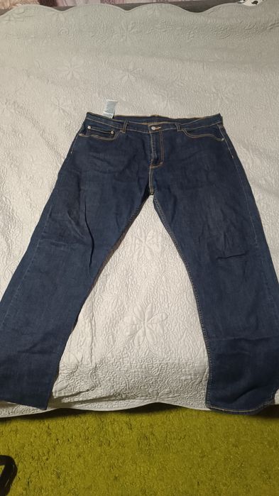 Продам джинсы Levis