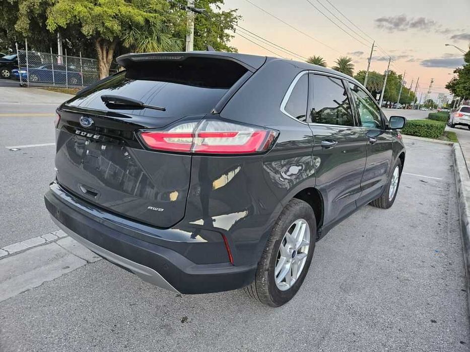 2021   Ford Edge