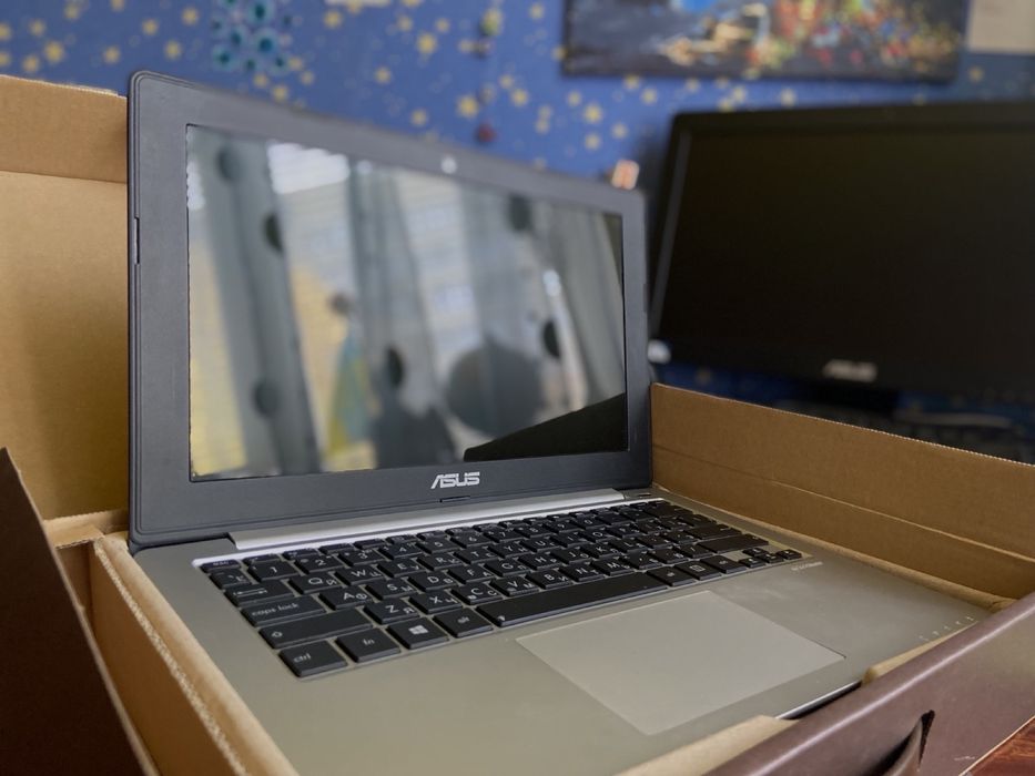Ноутбук фірми  ASUS