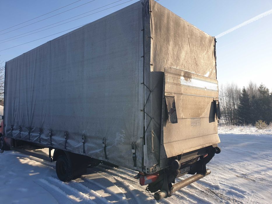 Skrzynia z plandeką i windą ważne UDT udźwig 750-kg. Stan Bardzo dobry