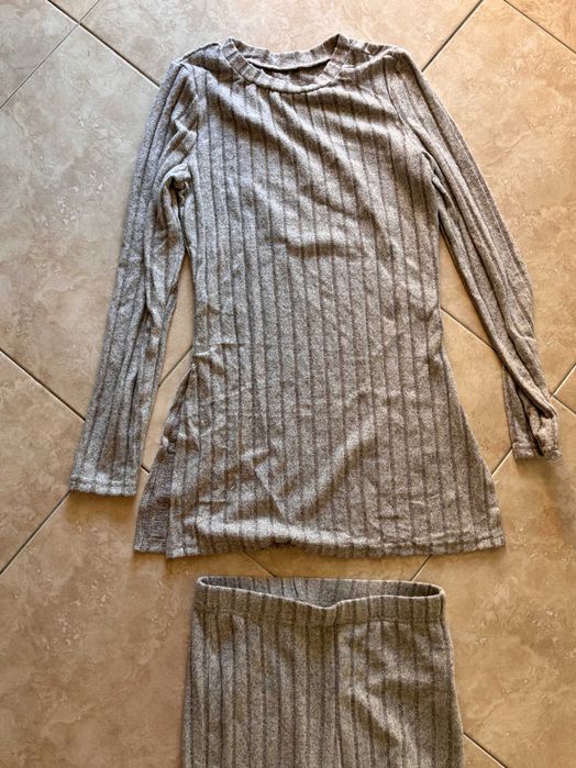 Conjunto de roupa confortável nova