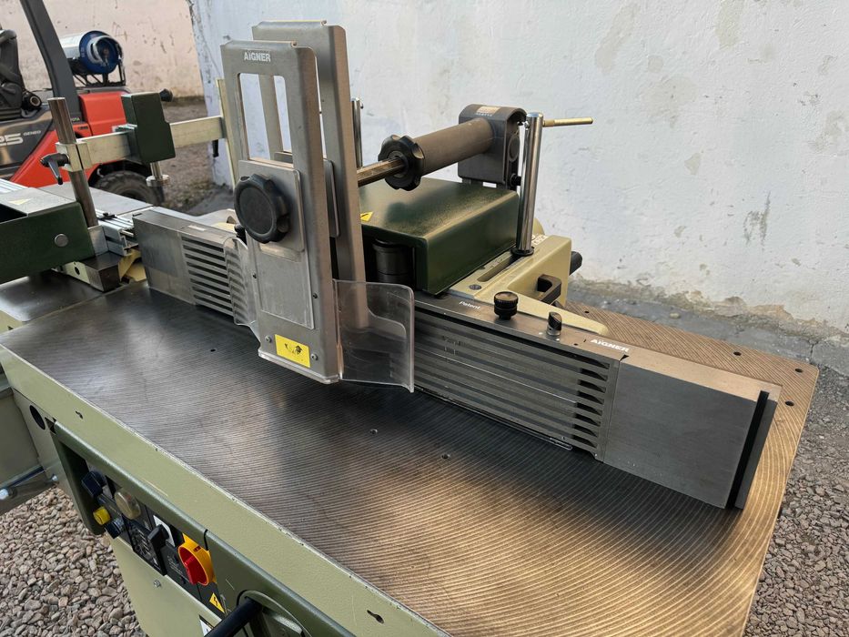 Frezarka dolnowrzecionowa z wózkiem do czopowania SCM T130 N