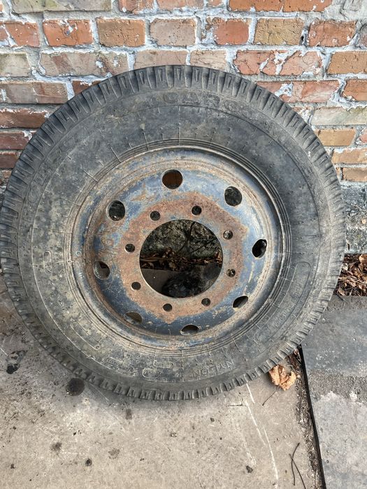 Продам колесо в зборі в гарному стані…….