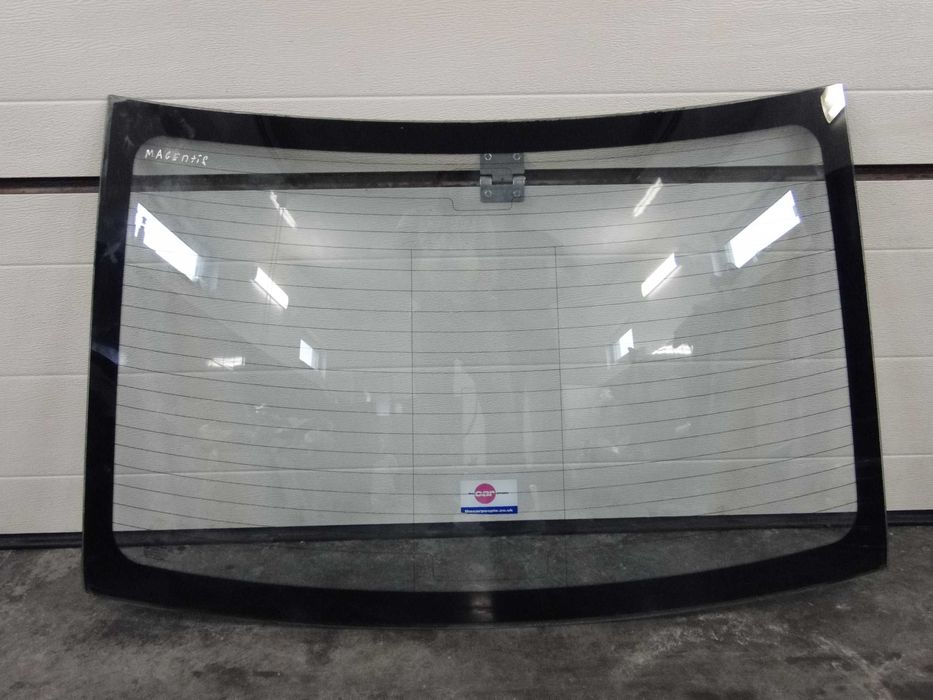 Скло стекло заднє Kia Magentis 2006-2010р. 87110-2G010,871102G010