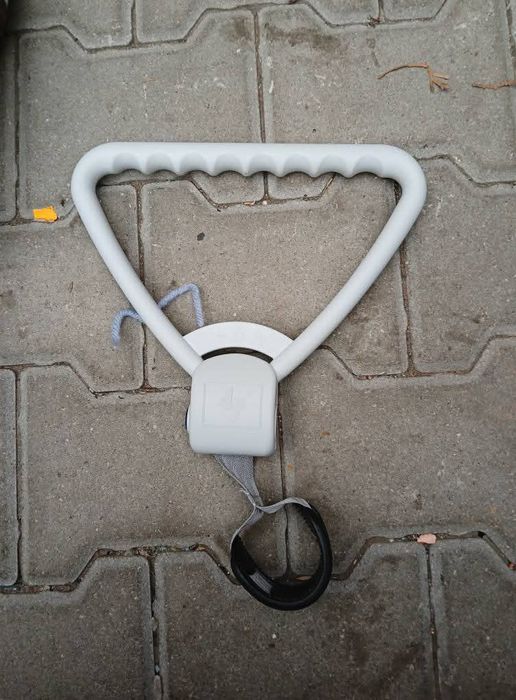 Uchwyt dla osób z problemem wstawania z rozsuwana taśma