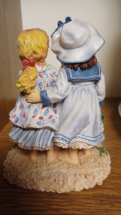 Фарфоровые статуэтка  коллекционный  вариант