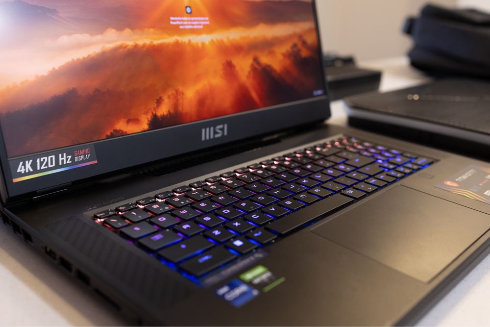 MSI Titan GT77 – i9-12900HX / RTX 3080 Ti 16GB / 128GB RAM / 2TB