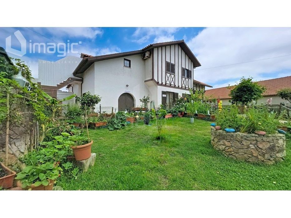 Moradia T7 com piscina coberta - Sobreiro - Mafra