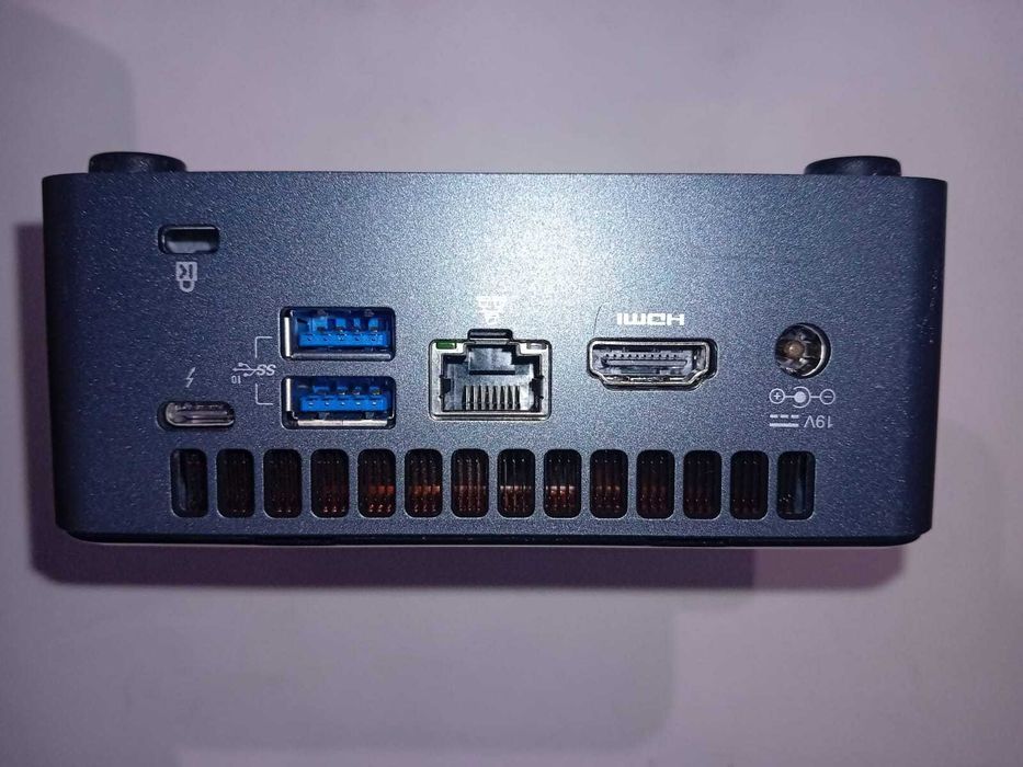 Intel Nuc i5 Frost Canyon 10ªGer WIFI 8G DDR4, 256 SSD.