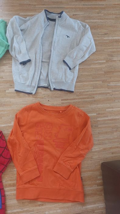 Zestaw bluza chłopięca r. 104 8szt!