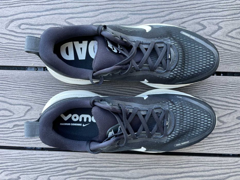 Buty Nike Vomero 18 Męskie Czarno-Białe r. 42