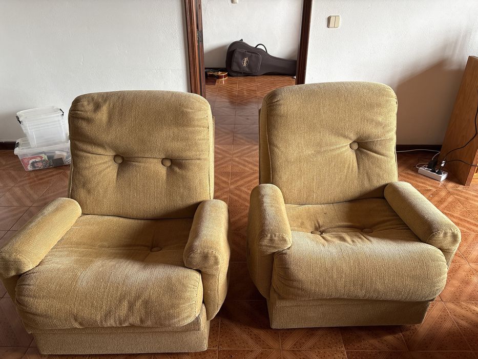 Duas Poltronas para vender