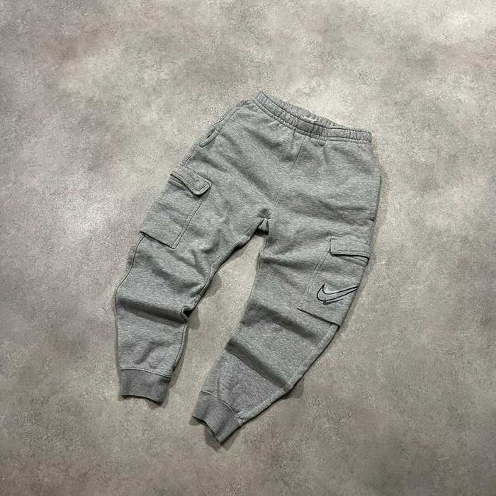Spodnie Dresowe Nike Cargo Sweatpants Swoosh Swag Trendy Sport