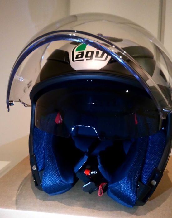 Capacete K5 jet, da AGV