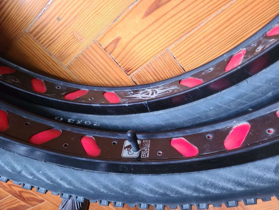 Pneus bicicleta Surly Knard 26 x 3.0