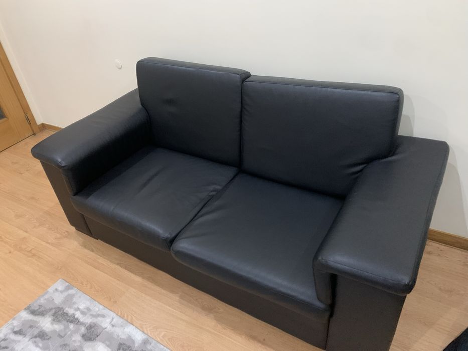 Sofá preto usado