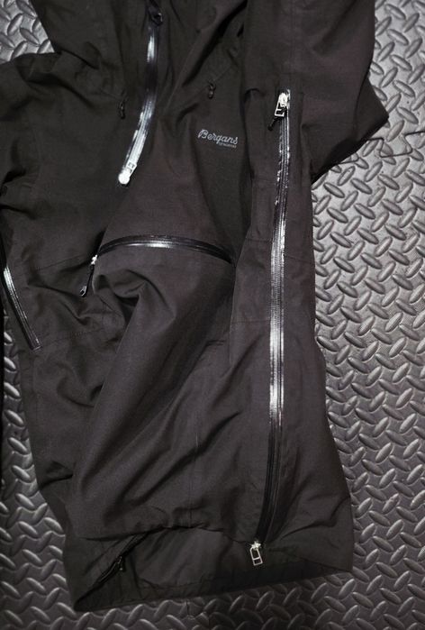 Bergans of Norway Stranda Insulated Hybrid W Anorak.  r.S