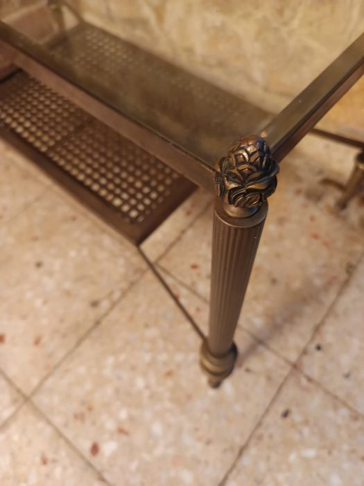 Peça  rara,vintage .Em  vidro e metal amarelo