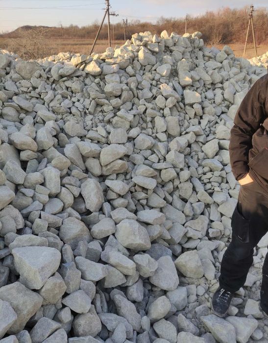 Доставка сипучих матеріалів пісок,пісковий камінь,вапняк,щебінь,глина