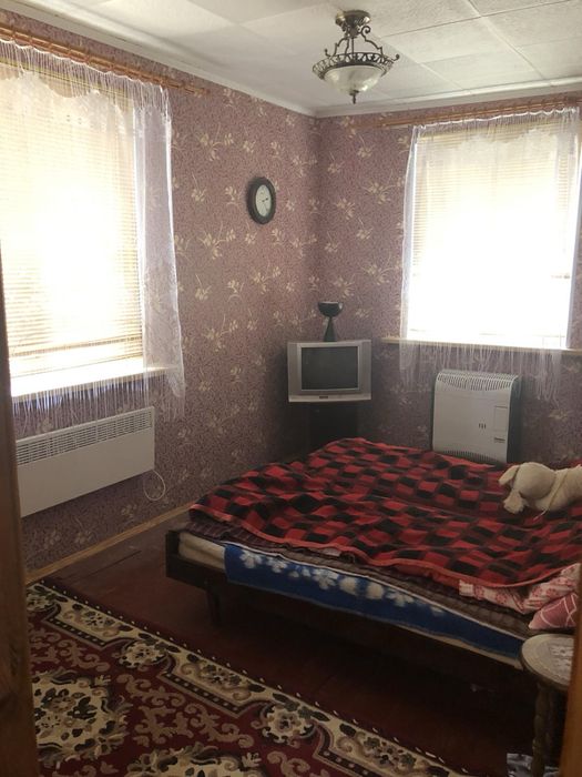 Продаж будинку з ділянкою і газовим опаленням