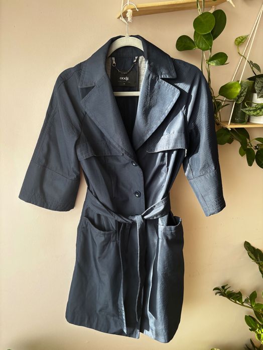 Granatowy krótki trencz Oodji + opcjonalnie nowy szalik