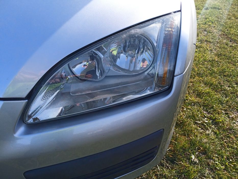 Reflektor /lampa przednia lewa Ford  Focus Mk2