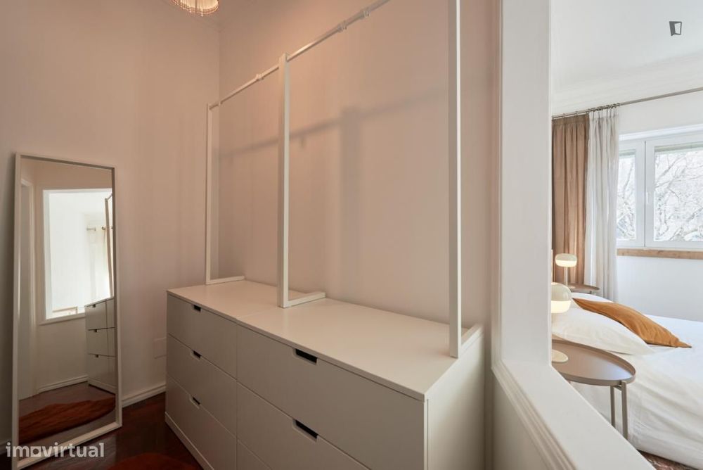 Quarto - localizado em Arroios Lisbon