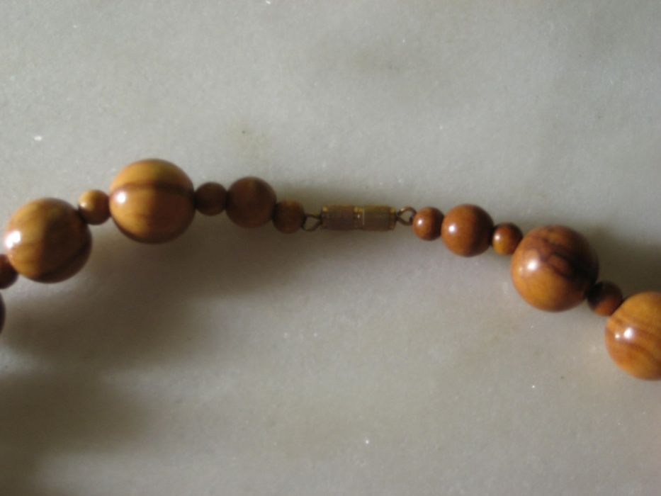 Colar bolas madeira oliveira+ oferta 4 pulseiras(Novo)