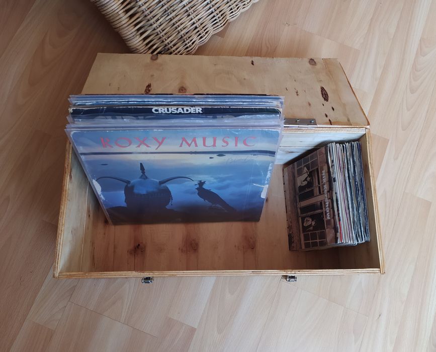Caixa para discos vinil dá para ambos tamanhos 33' e 45' bonita cx