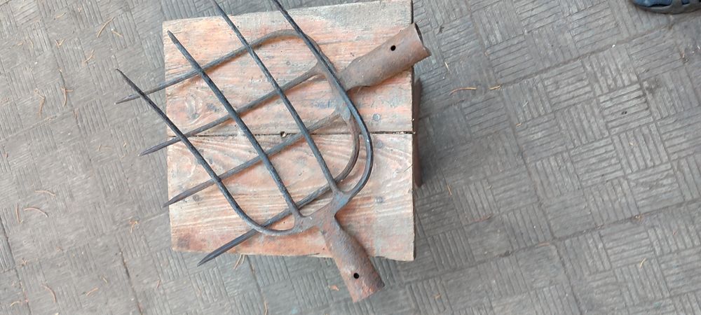 Продам ручні знаряддя праці.