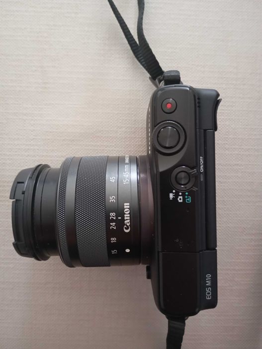 Máquina fotográfica Canon EOS M10