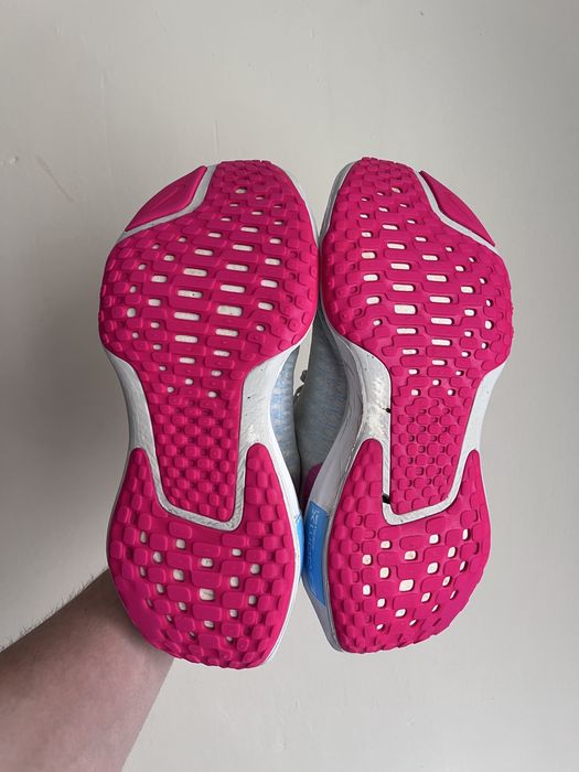 Кросівки nike invincible run 3 як нові pegasus vomero vaporfly 41