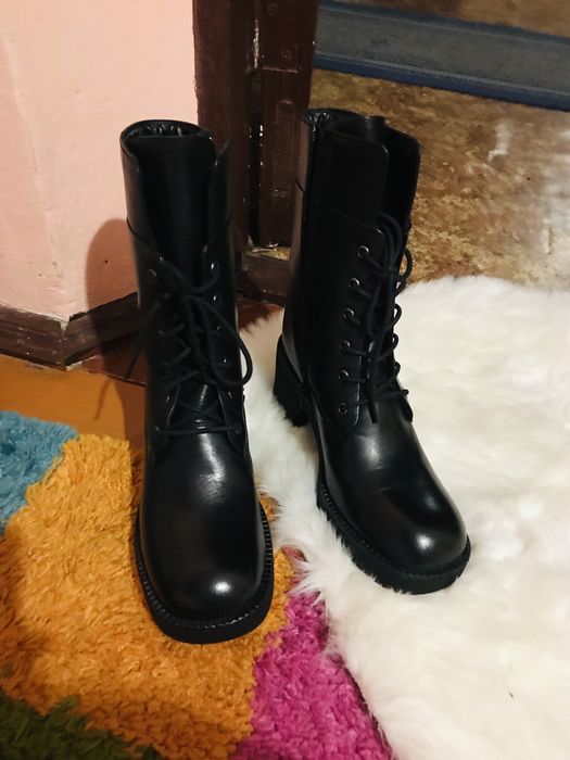 Продам кожаные сапожки