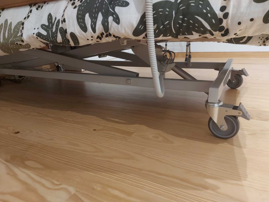 Electric Adjustable Bed, Like New