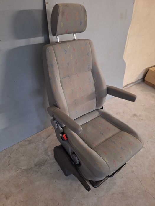 Fotel kierowcy kapitański VW Transporter T5 04-09r