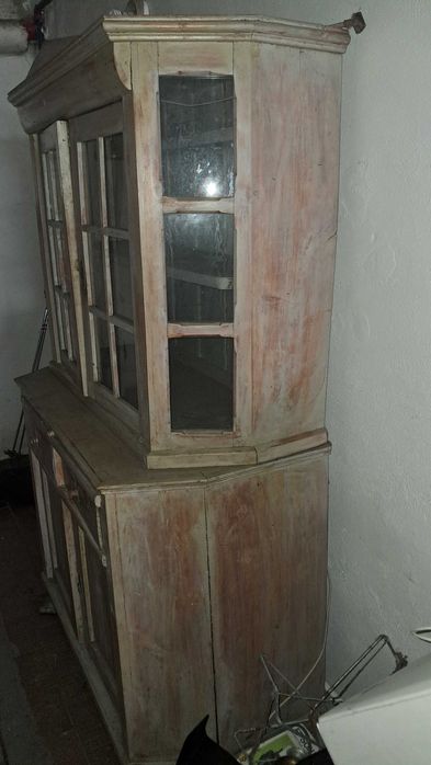 Kredens drewniany w stylu retro