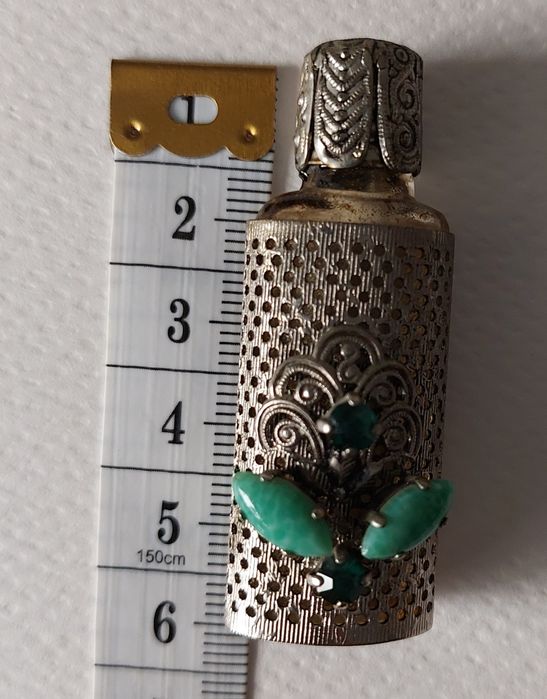 Buteleczka na perfumy retro