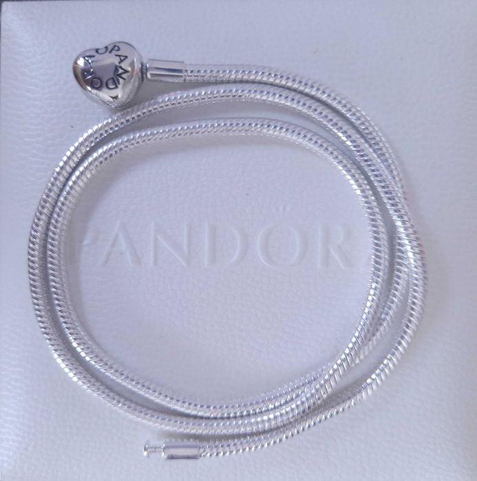 Pandora Pulseiras, Colares, porta-chaves, entre outros