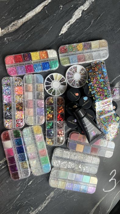 Набори для дизайну і нарощування нігтів