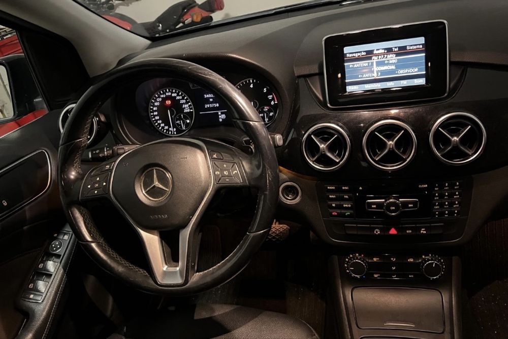Mercedes-Benz B 180 — fotografia 5