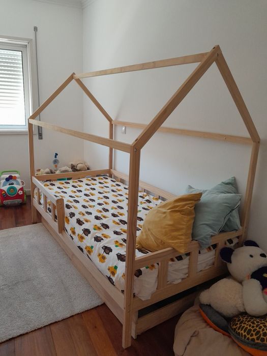 Cama de madeira com armazenamento de 90cm