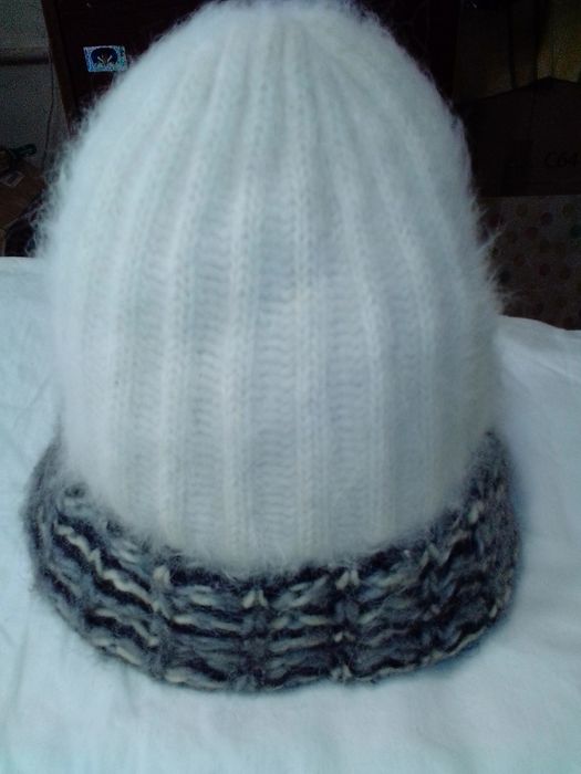 Шапки жіночі всі по 50 грн