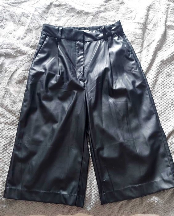 Шорти бермуди шкіряні H&M